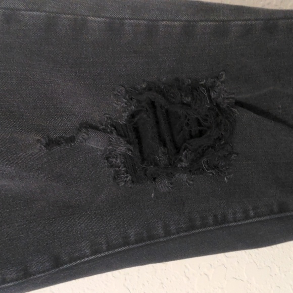 American Eagle Outfitters Women's Distressed Super Stretch Black Jeans. Size 8 R - Picture 5 of 12